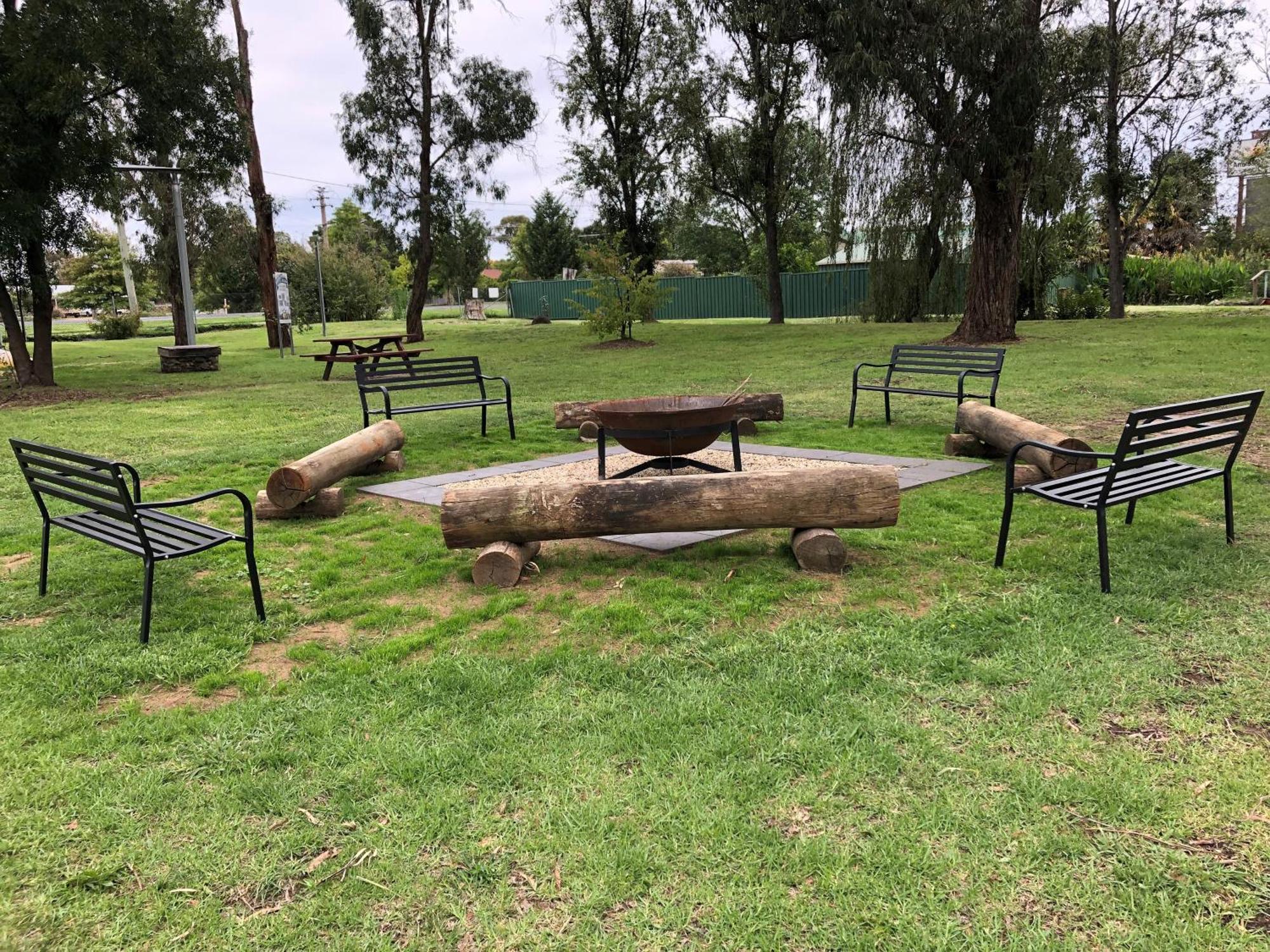 Armidale Tourist Park Otel Dış mekan fotoğraf