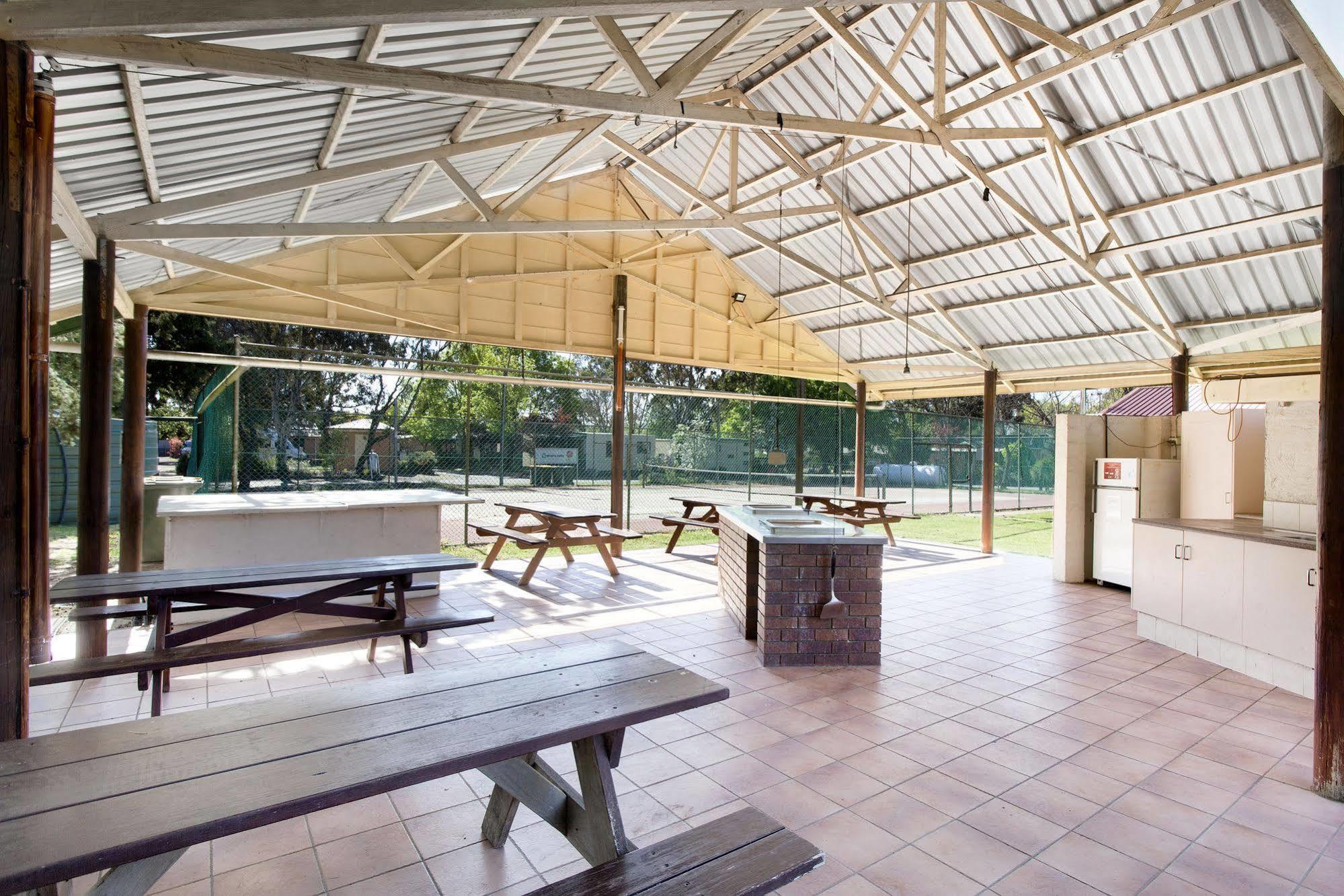 Armidale Tourist Park Otel Dış mekan fotoğraf